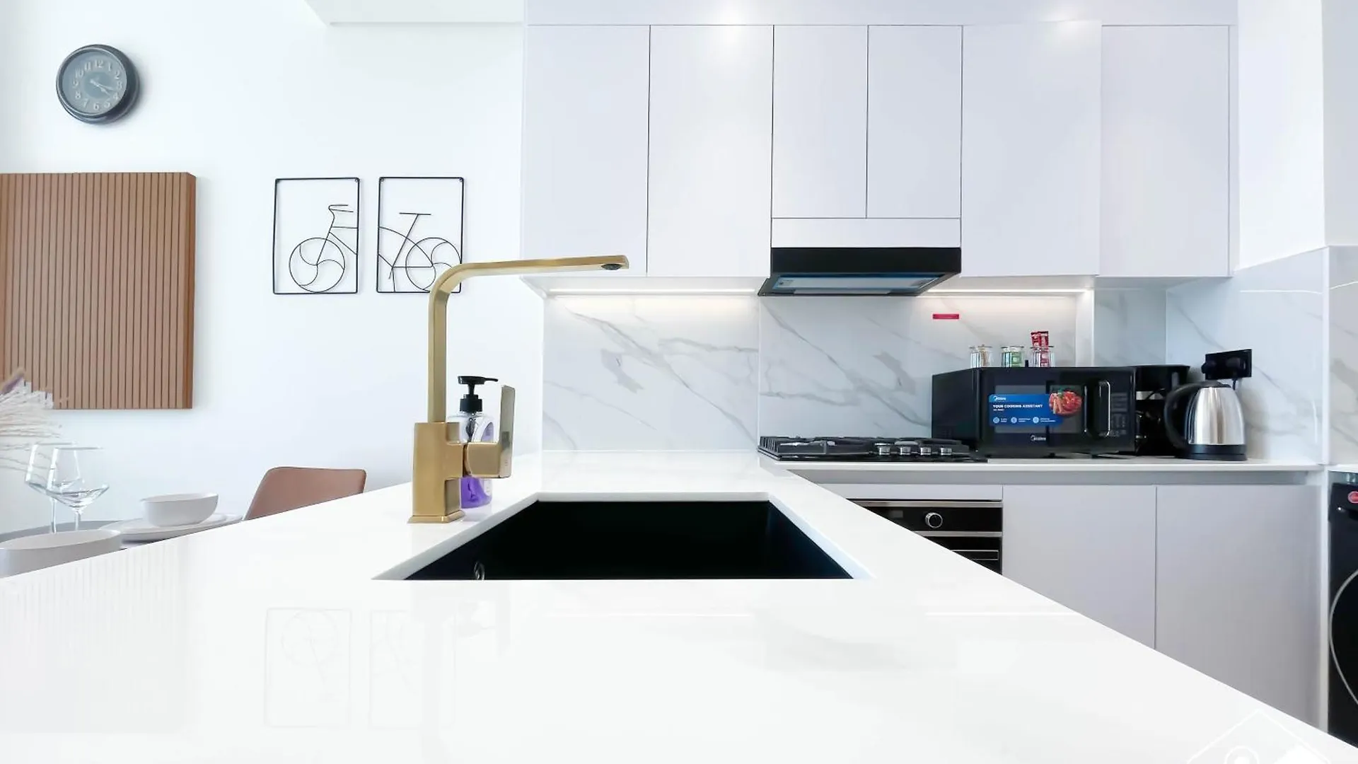 Bright And Modern 1Br Binghatti Amber With City View Dubaj